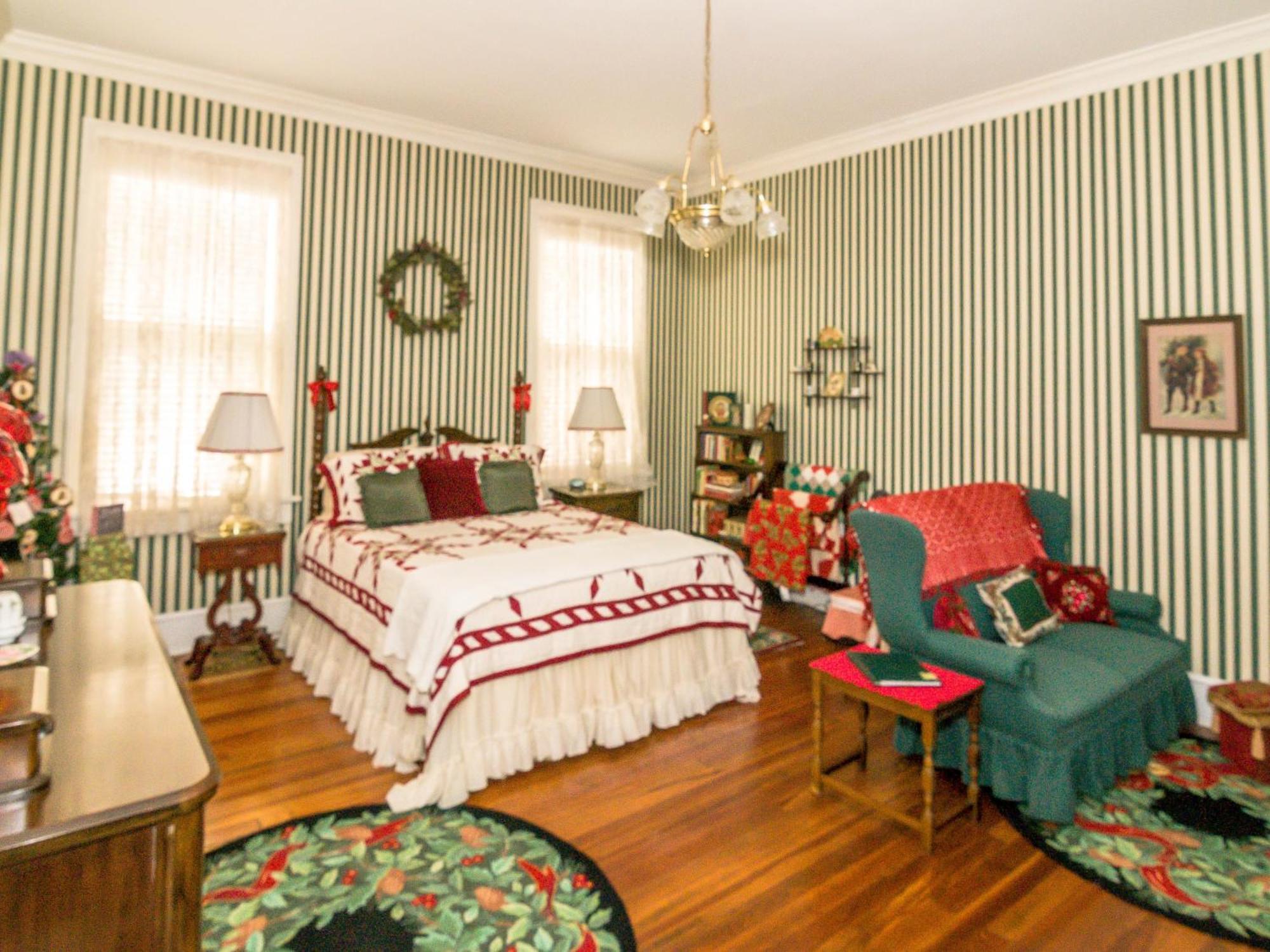 Holly House Of Hamilton Quarto foto
