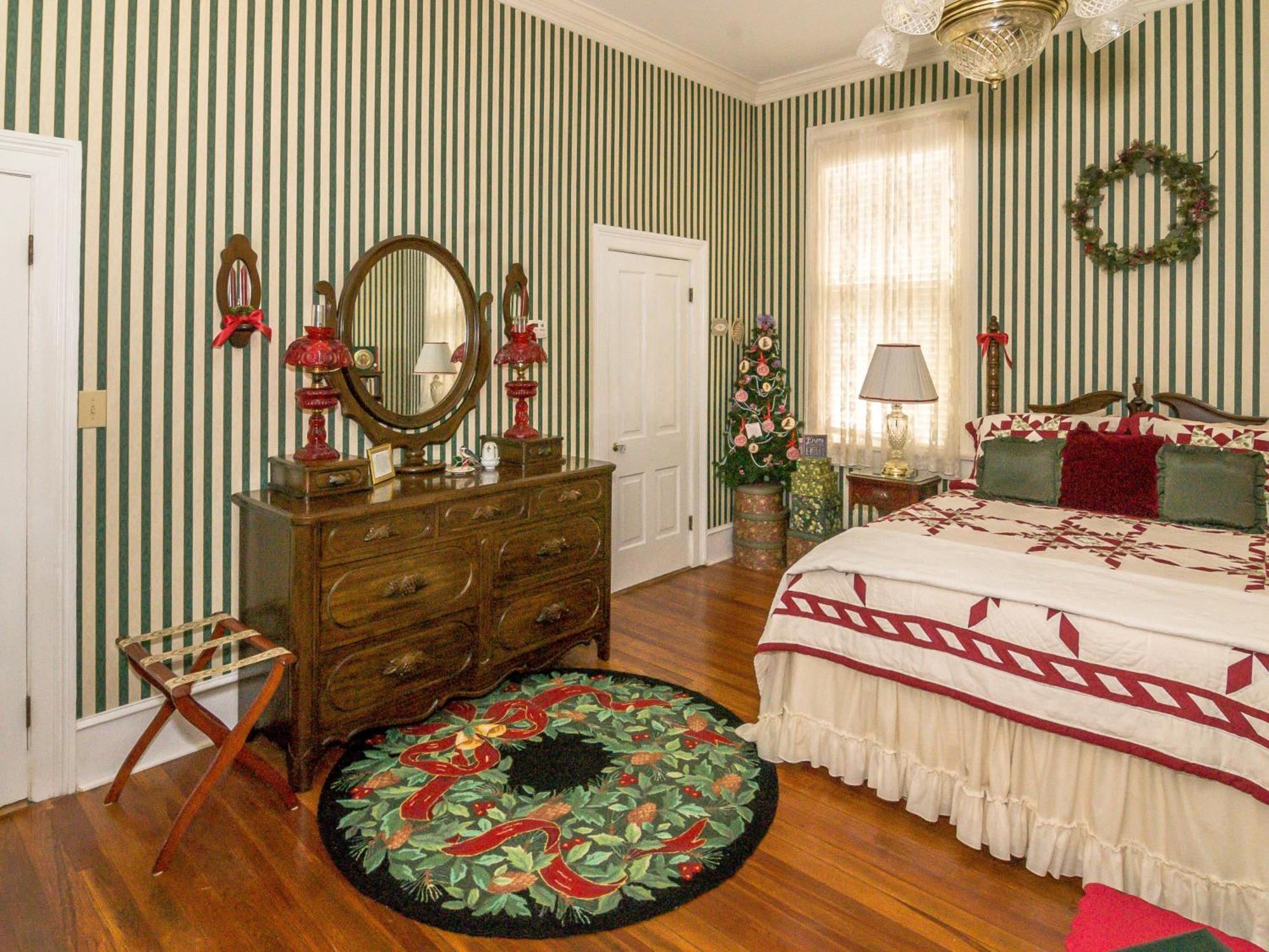 Holly House Of Hamilton Quarto foto