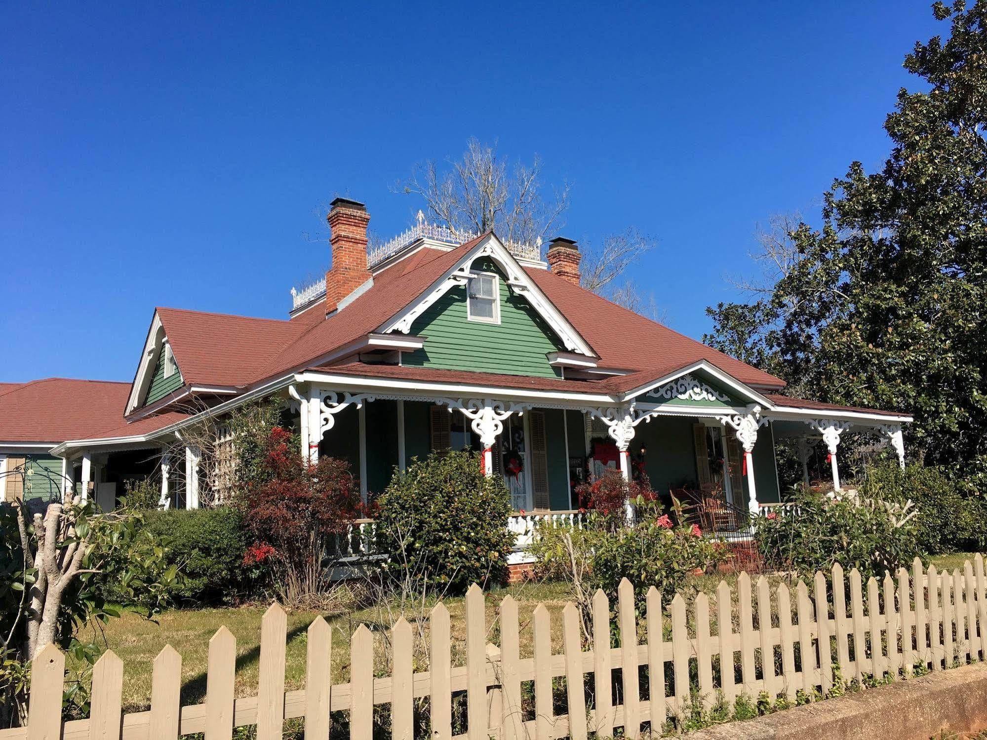Holly House Of Hamilton Exterior foto