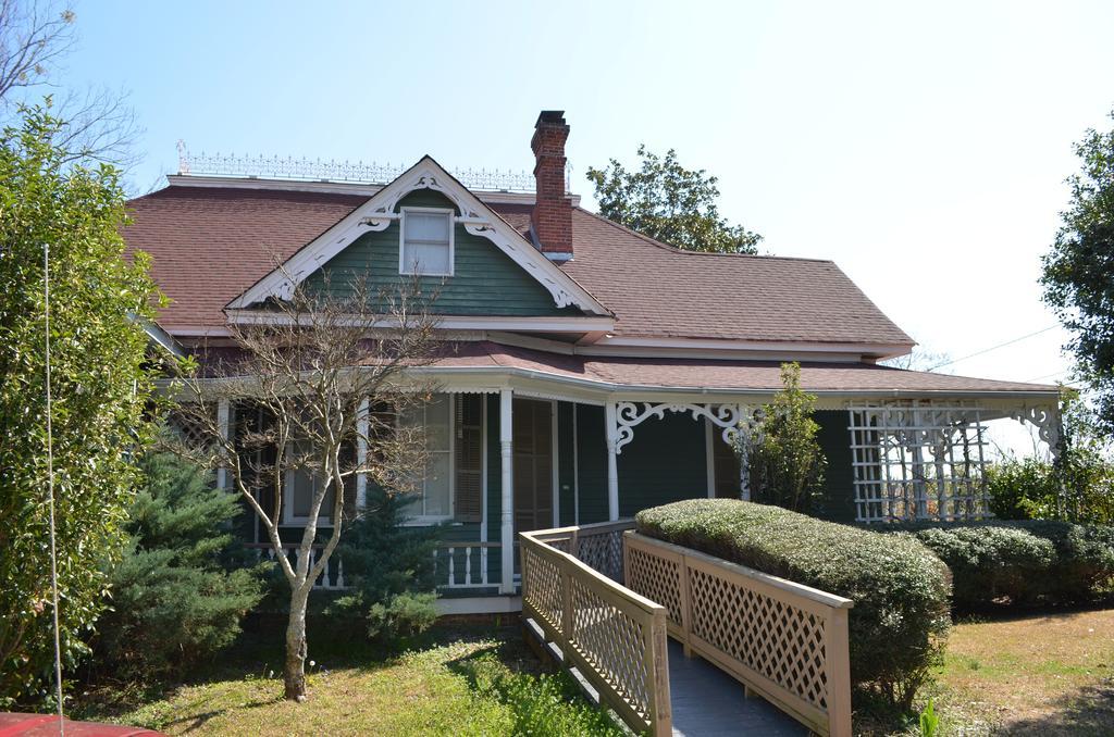 Holly House Of Hamilton Exterior foto
